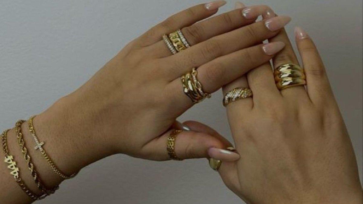 Kombinasi Aksesori Yang Cocok Untuk Berbagai Jenis Outfit