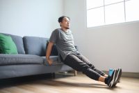 Bagaimana Cara Melakukan Olahraga Ringan Di Rumah